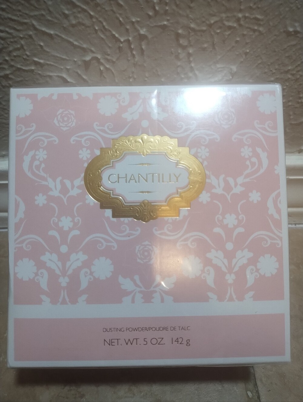 New Chantilly Dusting Powder